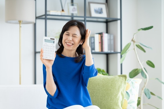 悩む50代女性